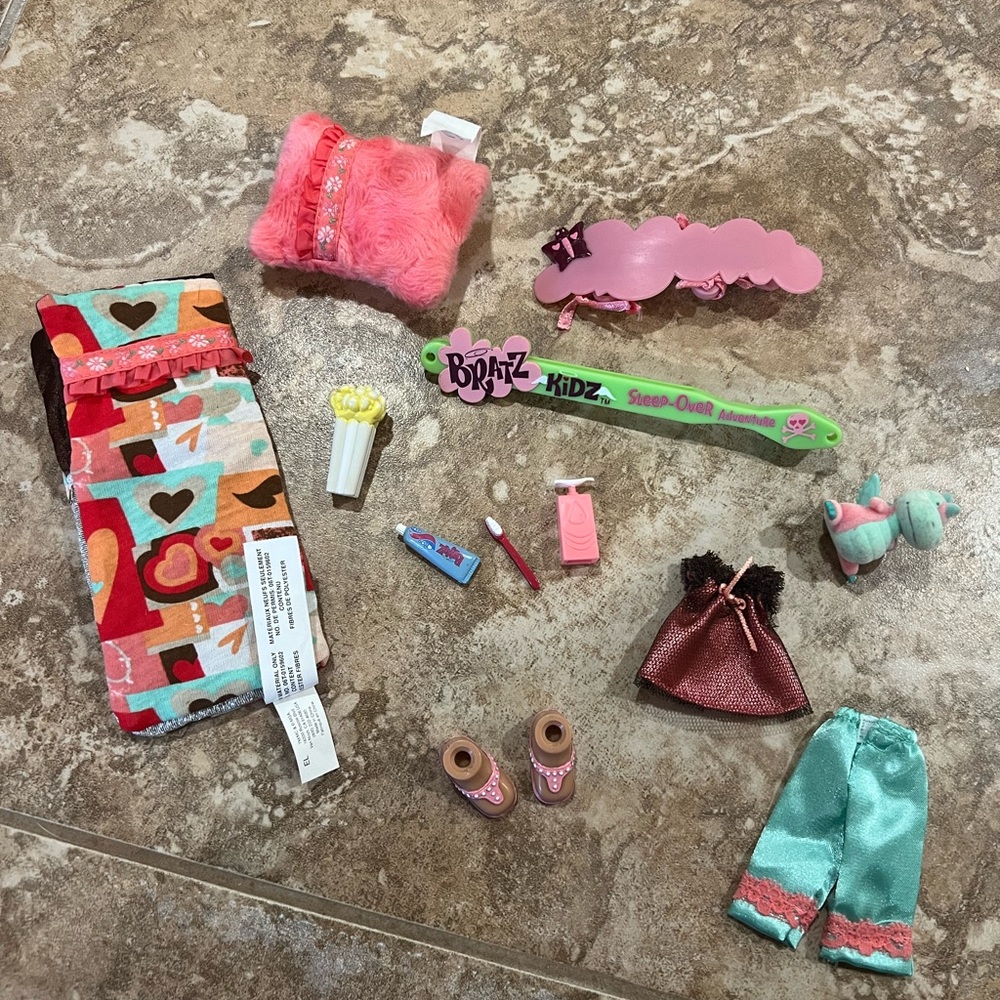 Bratz Kidz Sleepover Adventure Yasmin items MGA 2007 Based on the movie